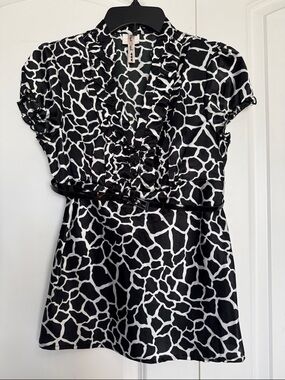 Heart Soul Vintage Black White Giraffe Print Cap Sleeve V-Neck Blouse Size Med